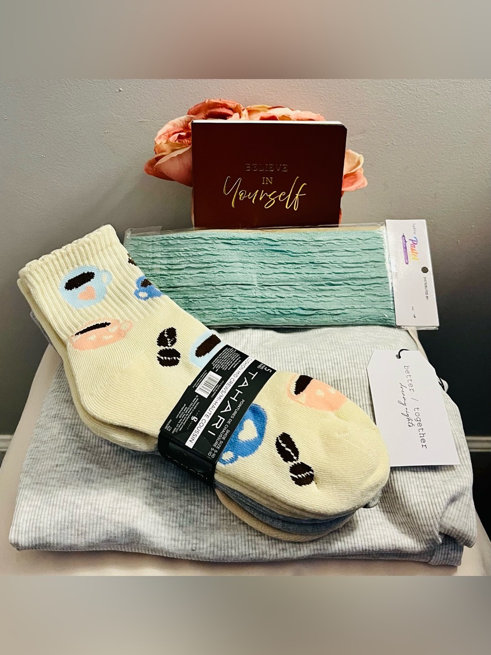 TAHARI Socks, Dreamy Nights PJ’s, Headband, & Notebook 4-Piece Gift Set. NWT.